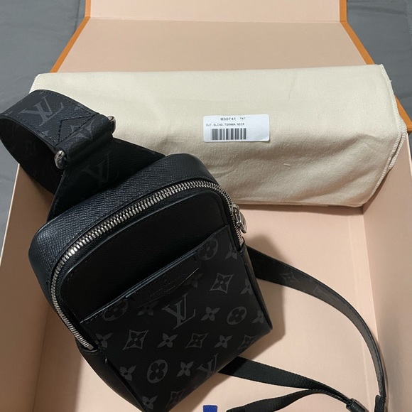 Louis Vuitton Outdoor Slingbag M30741 - Picture 1 of 6